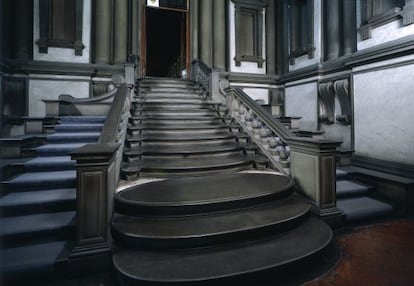 La escalera de la Biblioteca Laurenziana de Florencia, proyectada por Miguel Ángel.