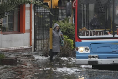 La alerta por tormentas se mantiene en las provincias de Chaco, Corrientes, Misiones y Formosa, donde se esperan abundantes lluvias, granizo, fuertes ráfagas de viento y actividad eléctrica.