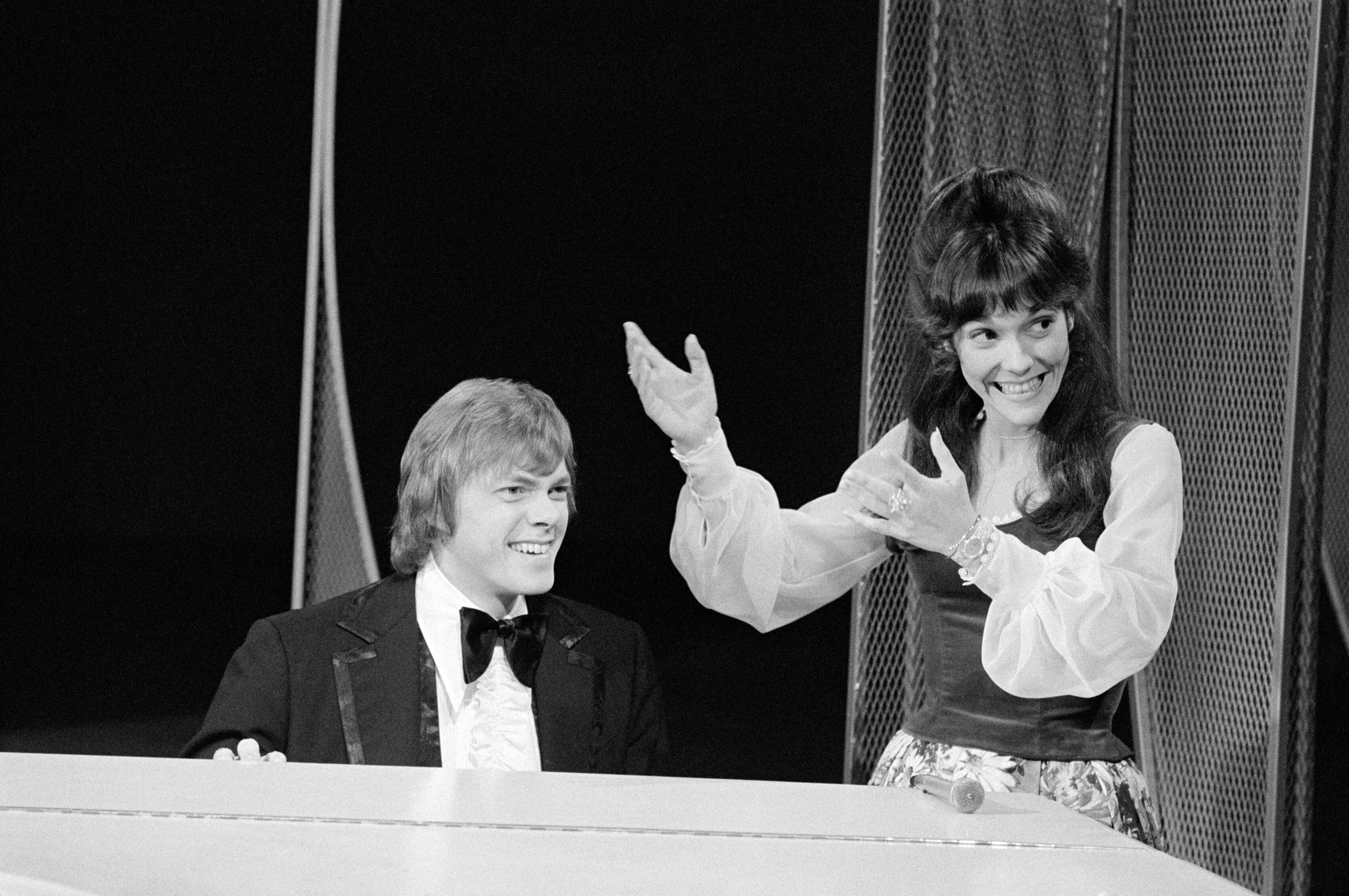 Los hermanos Carpenter, en una actuación en el programa 'The Carol Burnett Show', en Los Ángeles (California), el 7 de enero de 1972. 