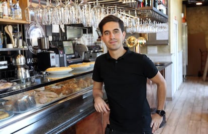 Luis Mota, uno de los responsables de La Cervecera de Niza, un local situado junto al estadio del Atlético de Madrid, el Wanda Metropolitano.