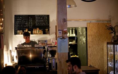 La m&aacute;quina de Toma Caf&eacute;, en el barrio madrile&ntilde;o de Malasa&ntilde;a.