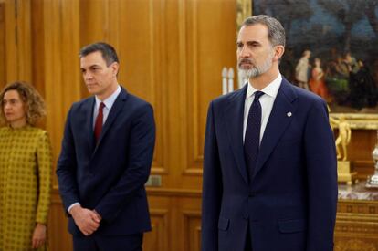 Junto al Rey, en la ceremonia de toma de posesión participan los máximos representantes de los tres poderes del Estado: el presidente del Gobierno, Pedro Sánchez; las presidentas del Congreso y del Senado, Meritxell Batet y Pilar Llop, respectivamente; y los presidentes del Consejo General del Poder Judicial (CGPJ), Carlos Lesmes, y del Tribunal Constitucional, Juan José González Rivas.    Pool  13/01/2020