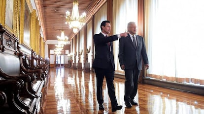 El expresidente Enrique Peña Nieto y Andrés Manue López Obrador, en Palacio Nacional, en 2018.