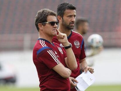 Capello, con Panucci en un entrenamiento de Rusia.