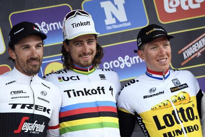 El podio del Tour de Flandes. Cancellara (segundo), Sagan (primero) y Vanmarcke (tercero). 