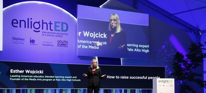 La periodista y educadora Esther Wojcicki.