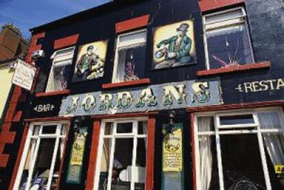 Exterior del restaurante Jordans Town House, en Carlingford (Irlanda).