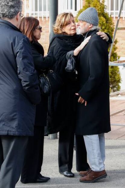 Paco Arango, durante la despedida a su padre.