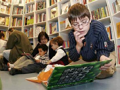 Actividades infantiles en la librería madrileña Kiriku y la Bruja en 2005.