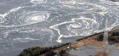 Remolinos causados por el terremoto en la costa de Iwaki, prefectura de Fukushima,