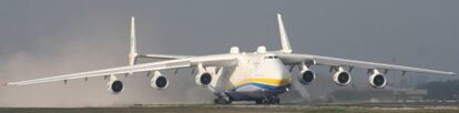 Antonov AN-225 Mriyá, el avión más grande del mundo.
