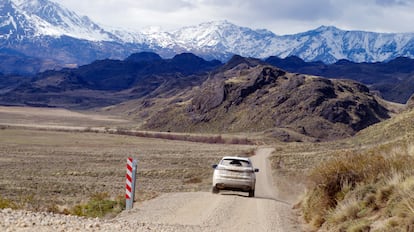 La Ruta 7 o Carretera Austral a su paso por el parque nacional Patagonia (Chile).