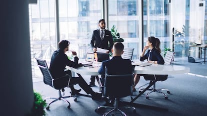 Gestionar una compañía no convierte al directivo en administrador de hecho