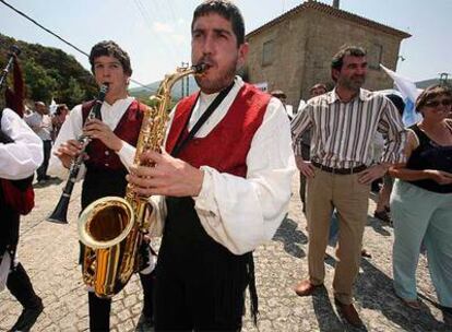 Quintana, ayer en el acto de reivindicación de las infaestructuras que el BNG celebró en la estación ferroviaria de Lubián (Zamora).