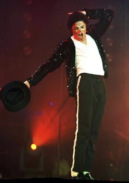 Michael Jackson durante un show en la ciudad de Bandar Seri Begawan, en Brunei.