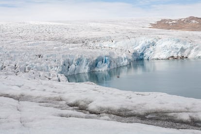 Vista del glaciar Qaleraliq en mayo de 2009.
