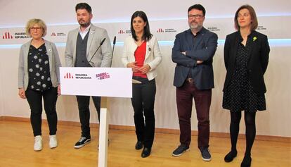 De izquierda a derecha, Mirella Cortès, Gabriel Rufián, Marta Vilalta, Joan Josep Nuet, Carolina Telechea.