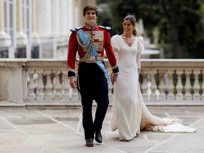 Carlos Fitz James-Stuart y Belén Corsini, tras la boda.