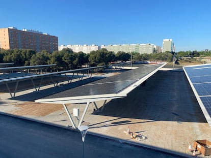 Aparcamiento solar instalado por Sunpark en Instituto de Salud Carlos III de Majadahonda. 