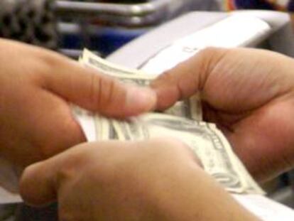 El Gobierno de Nicaragua registró en los primeros diez meses de 2013 un déficit de 3,34 millones de dólares (0,03 % del PIB), informó hoy el Banco Central (BCN). EFE/Archivo