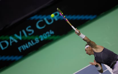 Rafael Nadal durante un entrenamiento este sábado en Málaga.