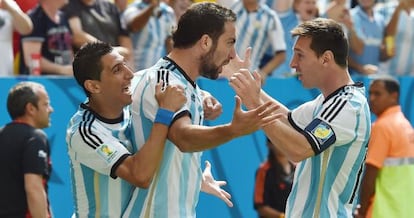 Di Mar&iacute;a, Higua&iacute;n y Messi celebran la clasificaci&oacute;n.