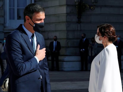 El presidente del Gobierno, Pedro Sánchez y la presidenta de la Comunidad de Madrid, Isabel Díaz Ayuso en un evento del Día de la Hispanidad.