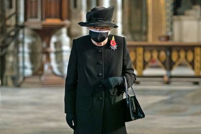 La reina Isabel, en la abadía de Westminster el domingo. 