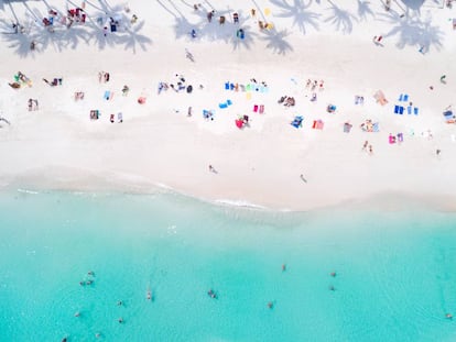 Vista aérea de la playa tailandesa de Haad Rin.