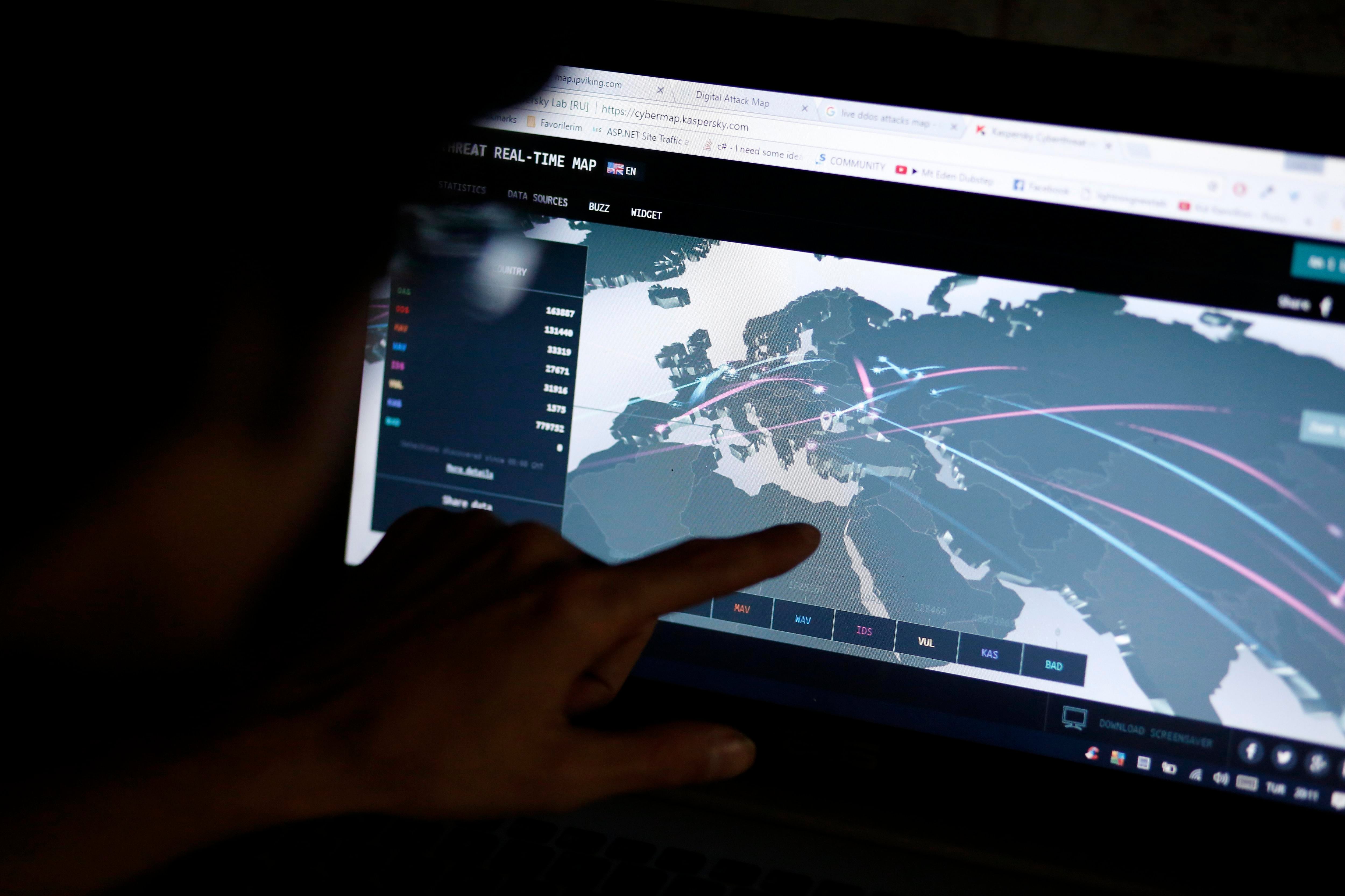 Indra “garantiza la seguridad y la continuidad de sus servicios” tras sufrir un ciberataque