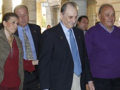 El ex consejero delegado del Betis Manuel Ruiz de Lopera, en los juzgados sevillanos en 2013.