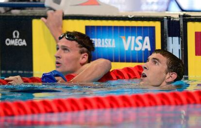 Ryan Lochte y Michael Phelps, tras la final de 400 metros estilos.