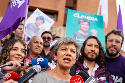 Claudia López participa en la firma de su precandidatura para las elecciones presidenciales de 2026, el 3 de junio de 2025.