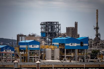 Vista de las instalaciones de la petroquímica Iqoxe, el 5 de julio.