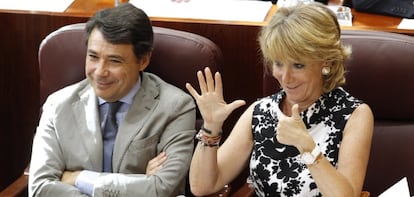La presidenta de la Comunidad de Madrid, Esperanza Aguirre, junto al vicepresidente, Ignacio González.