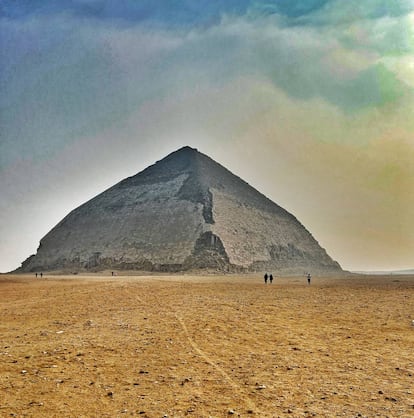 Pirámide romboidal del faraón Senefru, en Dahsur, al sur de El Cairo