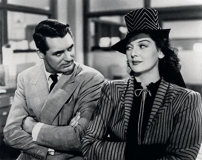 Gary Grant y Rosalind Russell.