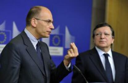 El primer ministro italiano , Enrico Letta, junto al presidente de la Comisión Europea, Jose Manuel Barroso, el 2 de mayo de 2013.