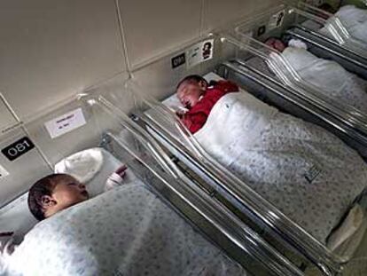 Niños recién nacidos en la maternidad del hospital Clínico de Barcelona.