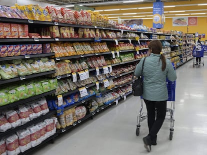 Una mujer en un supermercado de Buenos Aires.