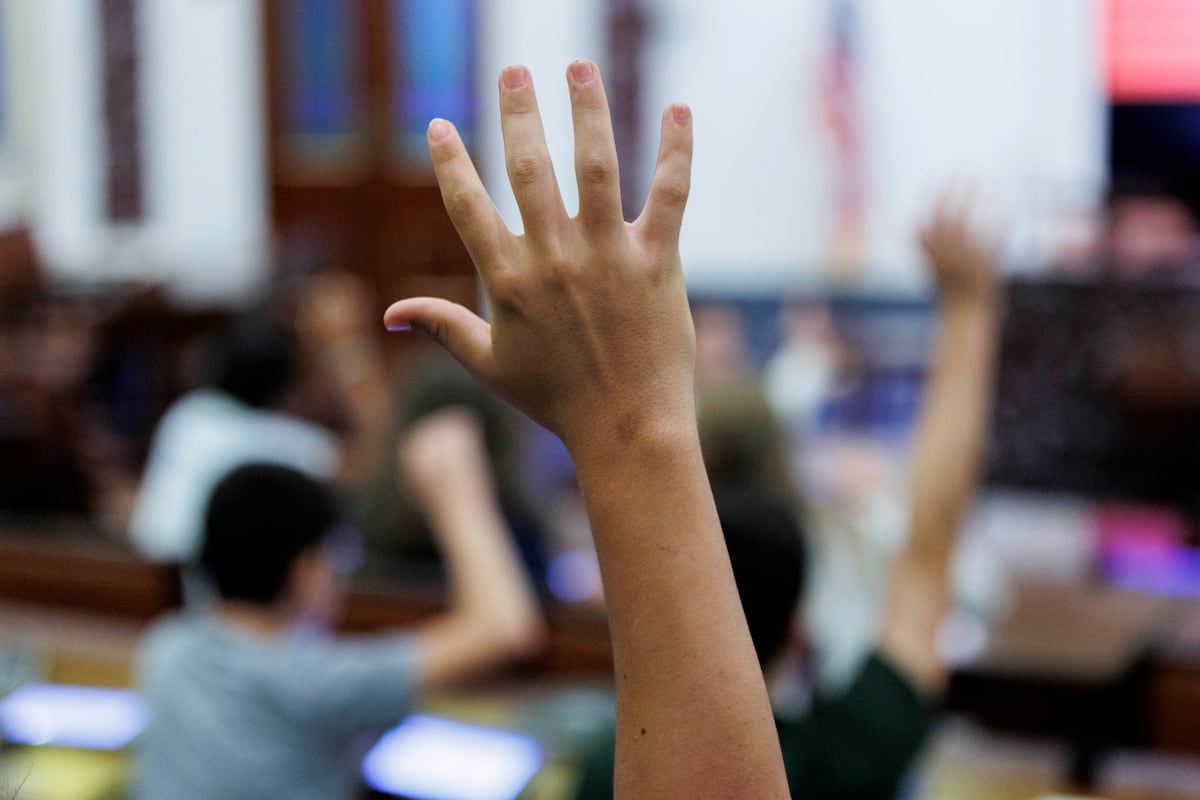 A student who reported a sexual assault by another classmate has not gone to class for two months: “They offer us to change classrooms or leave” | News from Catalonia A student who reported a sexual assault by another classmate has not gone to class for two months: “They offer us to change classrooms or leave” | News from Catalonia