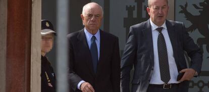 El expresidente de BBVA Francisco Gonz&aacute;lez a su salida de la Audiencia Nacional, en el que declar&oacute; como testigo en el marco del juicio por la salida a Bolsa de Bankia el pasado mes de abril