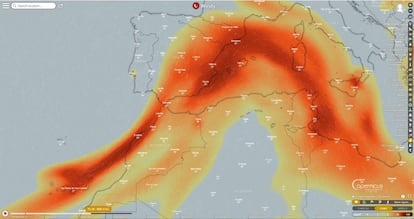 Predicción del avance hacia el Mediterráneo del dióxido de azufre que emite el volcán de La Palma entre este miércoles y el viernes.
,