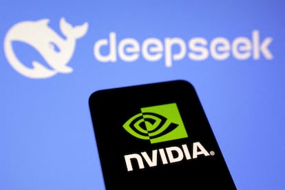 Logos de Nvidia y DeepSeek.