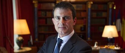 El ministro de Interior francés, Manuel Valls, conocido como Manuel Valls, en la casa del embajador en Madrid.