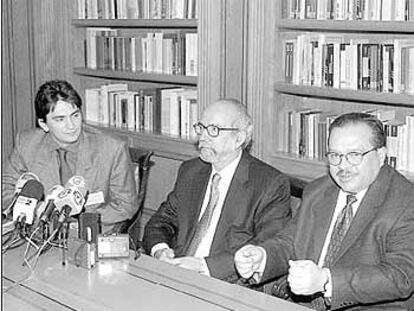 De izquierda a derecha: François Pattou, Antonino Jara y Rodolfo Alejandro, en Madrid.
