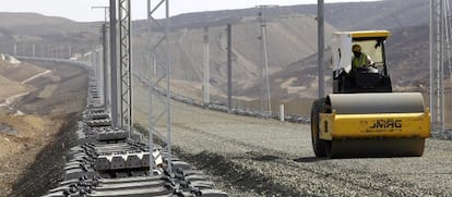 Vista de las obras del proyecto del tren de alta velocidad, en las proximidad que unir&aacute; La Meca con la ciudad de Medina y que supone el mayor contrato internacional conseguido por empresas espa&ntilde;olas, valorado en 6.736 millones de euros.