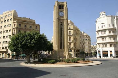 Las calles de Beirut (Líbano) se han quedado vacías dos días después del inicio de la ofensiva israelí. La preocupación comienza a cundir entre los libaneses por la posibilidad de encontrarse con problemas de abastecimiento, tanto de gasolina como de pan y otros productos básicos.