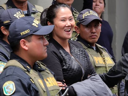 Keiko Fujimori durante su traslado al penal.