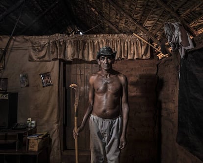 Tancredo na casa que ele construiu em Balsas (Maranhão)